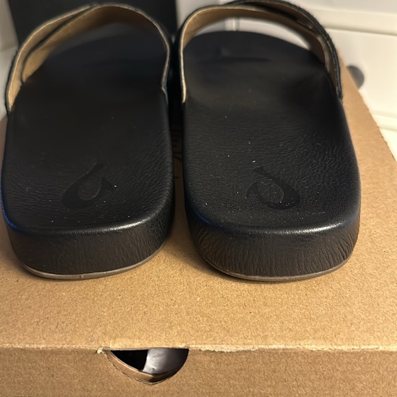 ❤️OluKai Kipe’a Oho Slides❤️ - Picture 5 of 8
